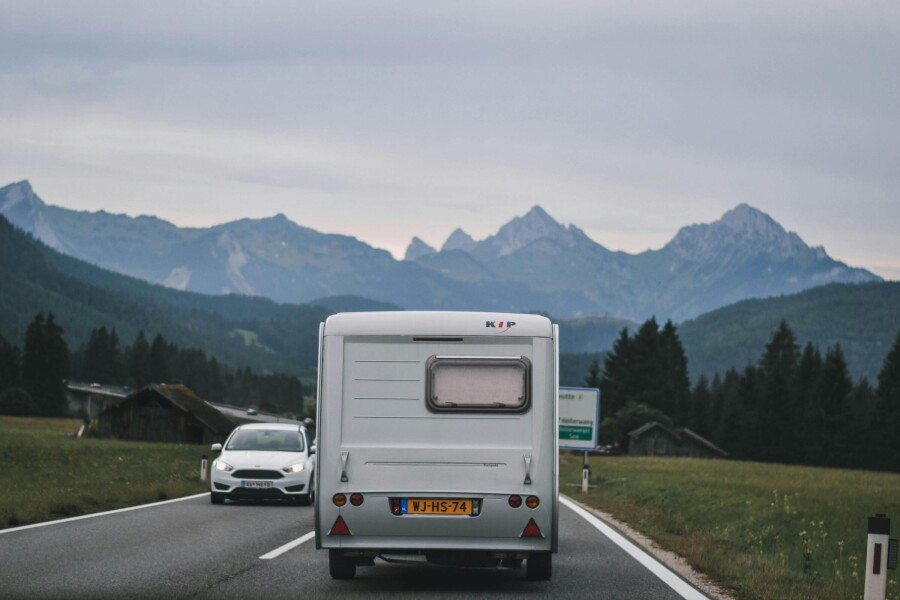 Discover the difference between imoova’s $1/day relocations and paid driver jobs - budget road trips with freedom vs strict, time-sensitive driving work.