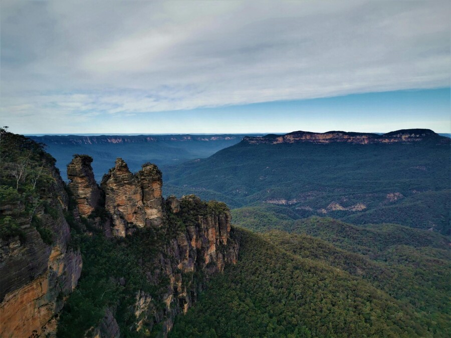 When exploring Australia or NZ, not every viewpoint requires a hike. With the right car rental you can experience amazing scenery right from the drivers seat. 